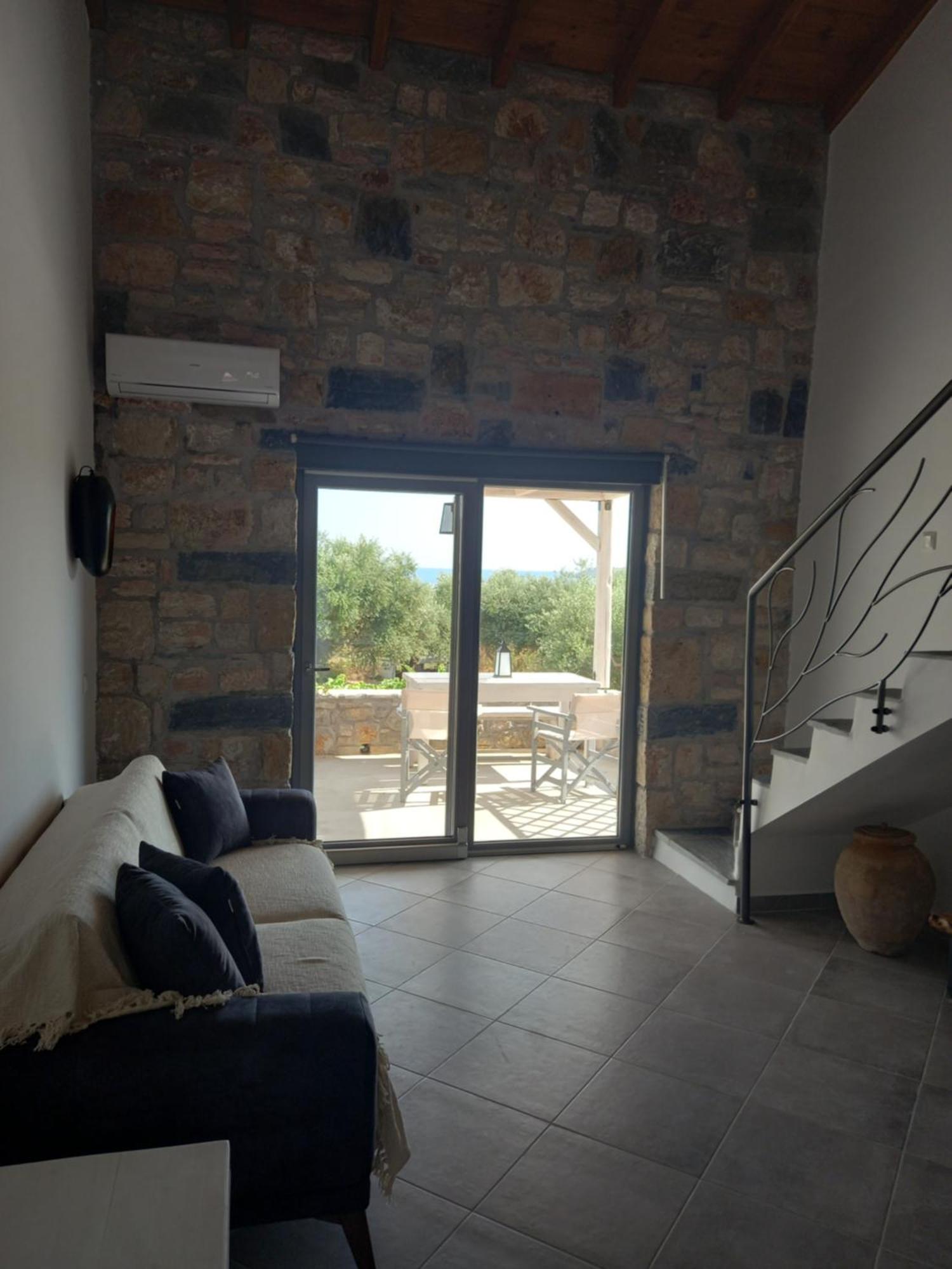 Koroni Stone House, Newly Built Studios By The Sea Room photo